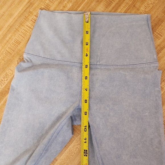 LULULEMON Wunder Under High Rise Crop Snow Washed, size 2 - Picture 11 of 12